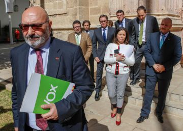 Vox percibe casi tres millones de euros en subvenciones por sus escaños en Andalucía