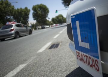 Detenidas cinco personas por usar una cámara para aprobar el examen de conducir
