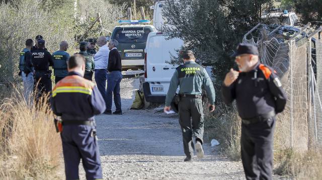 Agentes que han participado en la búsqueda de los dos niños desaparecidos en Godella.