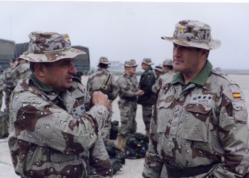 Generales en uniforme de campaña electoral