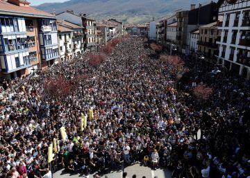 Una multitudinaria manifestación rechaza la sentencia del ‘caso Alsasua’