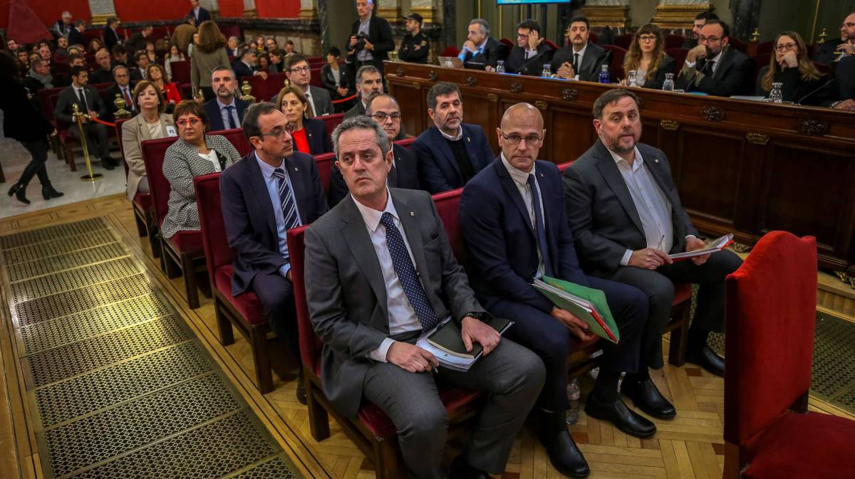 Los doce líderes independentistas acusados.