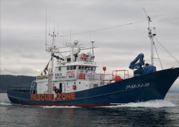 Un buque de rescate vasco denuncia que España bloquea su ruta a Grecia