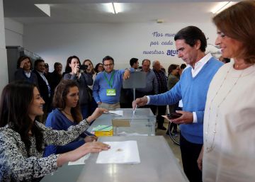 El PP culpa a la “canibalización” de la derecha y pide tiempo para Casado
