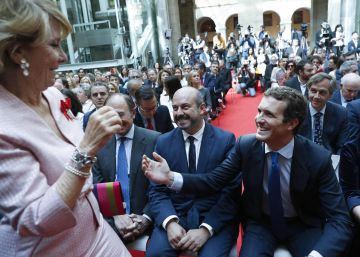 Los ataques del PP de Casado a Rajoy azuzan la división con el aznarismo
