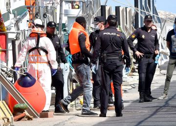 Salvamento Marítimo rescata a 140 inmigrantes en el Estrecho