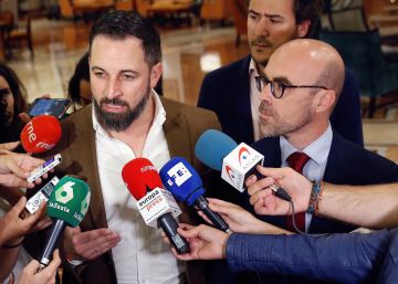 Vox veta a EL PAÍS por informar del pasado falangista de su candidato europeo