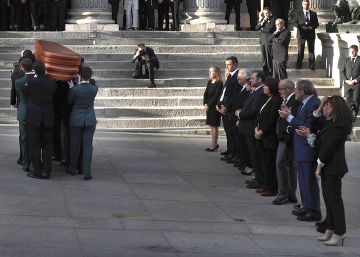 La emoción desborda la capilla ardiente en el Congreso