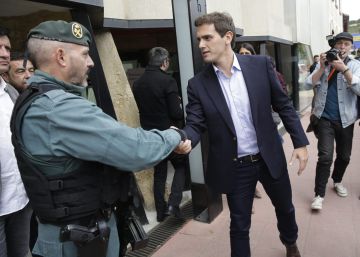 Rivera acusa a los ‘batasunos’ de “desinfectar con lejía” su paso por Estella