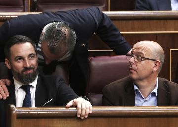 El diputado socialista que aguantó siete horas incrustado entre la extrema derecha