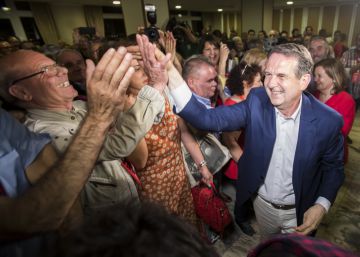 “¡Queremos a Abel Caballero de alcalde hasta que cumpla los 100!”