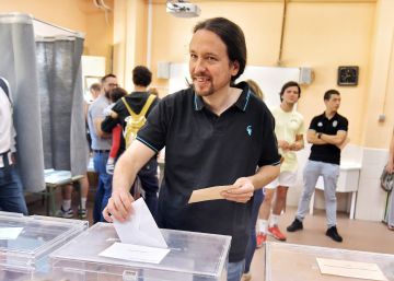 Iglesias calla ante el descalabro de Podemos en todas las comunidades