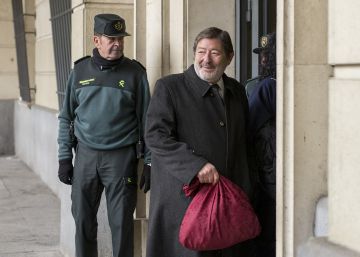 Cuatro ex altos cargos de la Junta condenados a penas de cárcel por crear una red de enchufes
