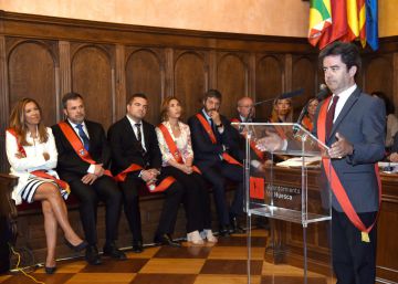 El PP intenta desalojar al PSOE de la alcaldía de Huesca con una moción de censura
