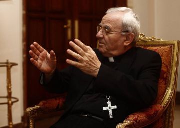 El Vaticano desautoriza al nuncio que acusó al Gobierno de “resucitar” a Franco