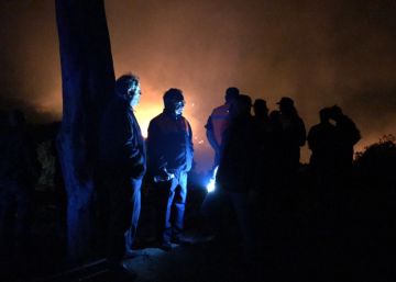 Controlado un incendio forestal en Ceuta que ha obligado a desalojar un centro de menores y 20 chalés
