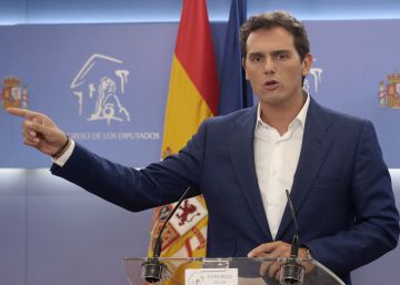 Rivera acusa a Sánchez de “sembrar el sectarismo” en España