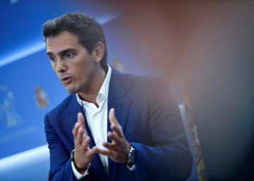 Albert Rivera continúa ingresado con pronóstico favorable