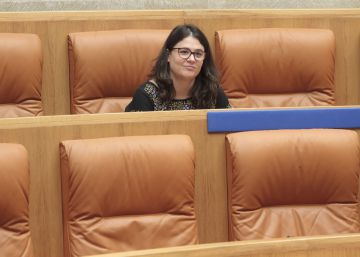 “El PSOE solo nos quiere para llevarles las maletas”