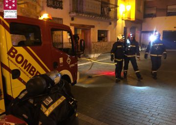 Desalojados 33 clientes de un hotel por un incendio en un pueblo de Castellón