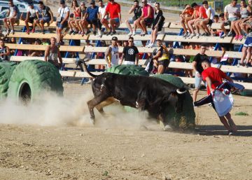 Muere un joven corneado por una vaquilla en las fiestas de El Pinós