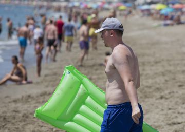 El terral intimida en Málaga: “¿Esto es así todo el verano?”