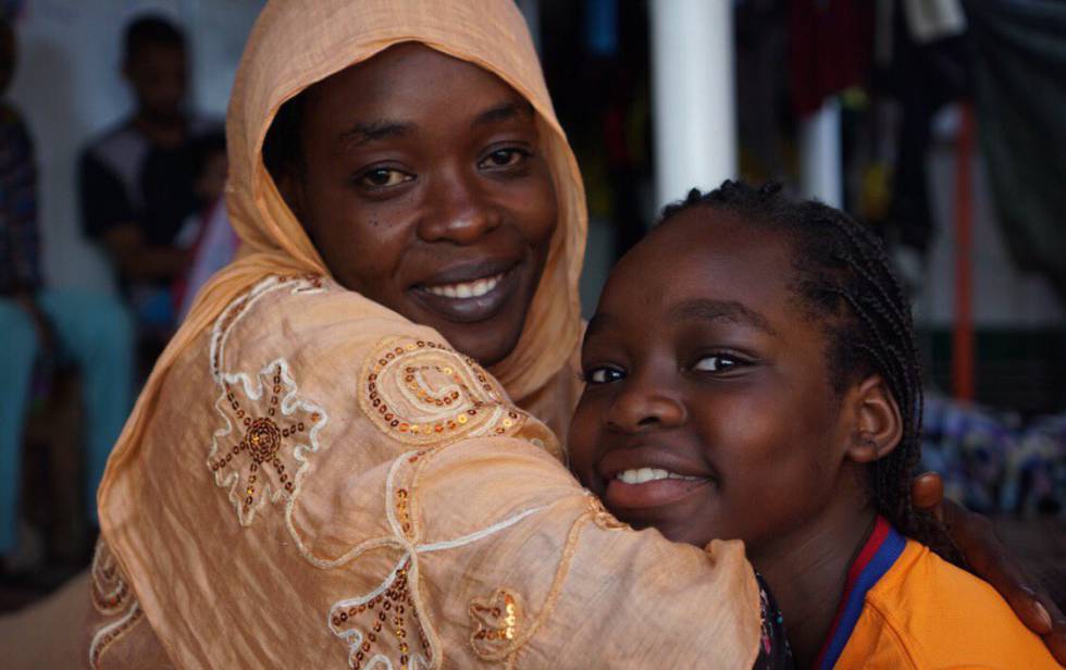 Safa y su hija, a bordo del 'Open Arms'.