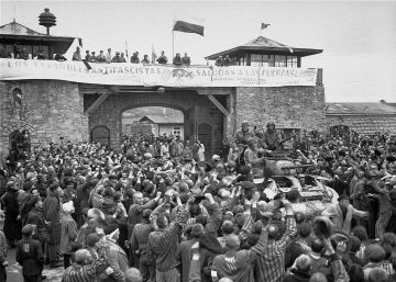 4.427 noms per intentar curar la ferida de Mauthausen