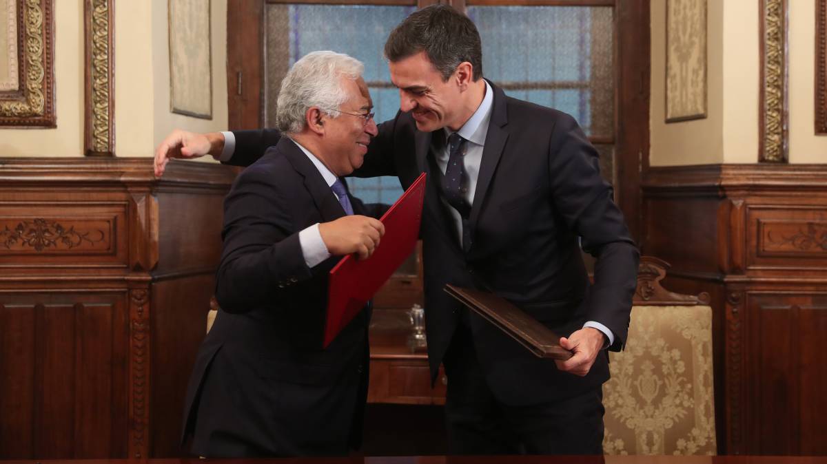 Costa, primer ministro de Portugal, y Sánchez, presidente español, en la XXX Cumbre Hispano Portuguesa, en Valladolid en noviembre de 2018.