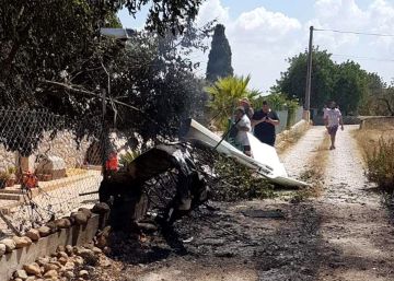 Restos de la avioneta siniestrada en Inca (Mallorca).