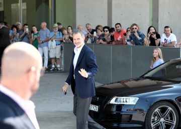 El equipo médico retira al rey Juan Carlos la estimulación cardíaca