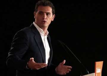 Rivera carga contra dos excolaboradores críticos con su gestión