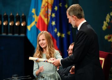 El Rey exhorta a la Princesa a hacer de la Corona una referencia de servicio a España