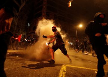 Un fuerte olor a quemado Un fuerte olor a quemado