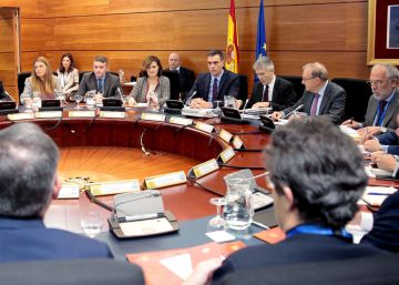 Marlaska insiste a Torra para que condene la violencia