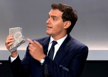 El adoquín de Rivera y cartapacios llenos de gráficos El adoquín de Rivera y cartapacios llenos de gráficos