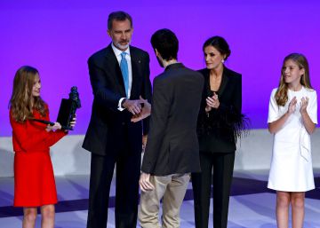 El Rey avisa en Cataluña de que la violencia y la intolerancia no caben en democracia El Rey avisa en Cataluña de que la violencia y la intolerancia no caben en democracia