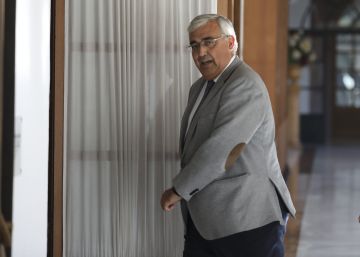 Cierre de campaña en Andalucía con el dueño de un club de alterne en el Parlamento