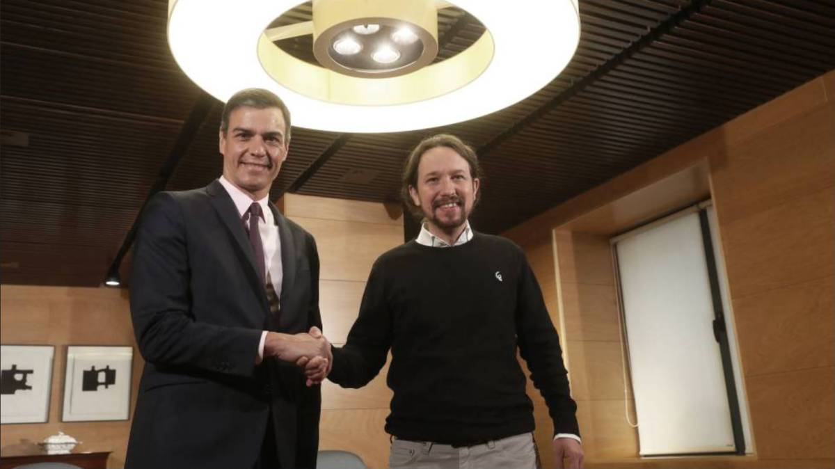 Pedro Sánchez y Pablo Iglesias antes de reunirse el pasdo 11 de junio en el Congreso.