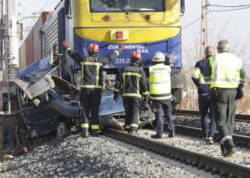Dos muertos al arrollar un tren a una furgoneta en Ciudad Real