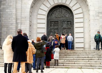 Vivas a Franco en el primer 20-N sin su mausoleo