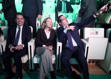 Sánchez e Iglesias pactan una política económica continuista que calme a los inversores