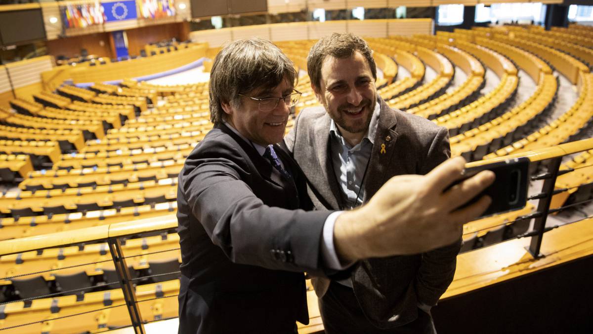 La Fiscalía pide que se suspenda la inmunidad de Puigdemont y Comín