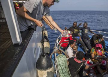 Un 65% de españoles es partidario de abrir vías legales para la inmigración