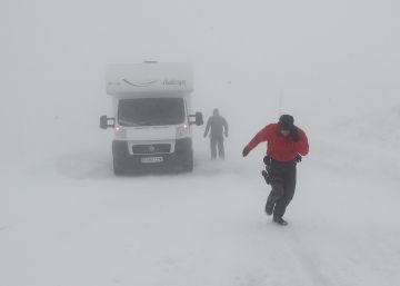 La borrasca Gloria pone bajo aviso rojo a Valencia, Alicante y Baleares por nieve, viento y mala mar