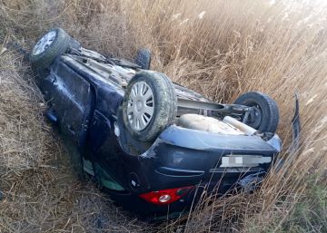 Rescatado tras pasar toda la noche atrapado en su coche