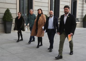 Los partidos soberanistas abren la XIV Legislatura con un plante: “No tenemos Rey”