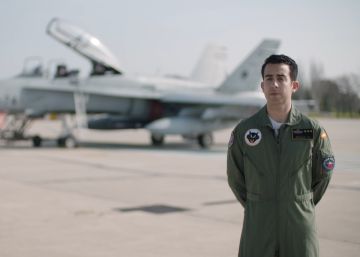 Operación rescate aéreo: con un caza F-18 y un teléfono móvil Operación rescate aéreo: con un caza F-18 y un teléfono móvil