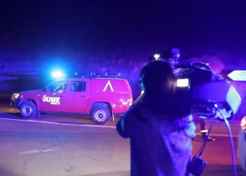 200 personas confinadas en una playa por un incendio en Gran Canaria