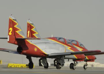 Muere un comandante de la Patrulla Águila al estrellarse frente a La Manga, en Murcia Muere un comandante de la Patrulla Águila al estrellarse frente a La Manga, en Murcia